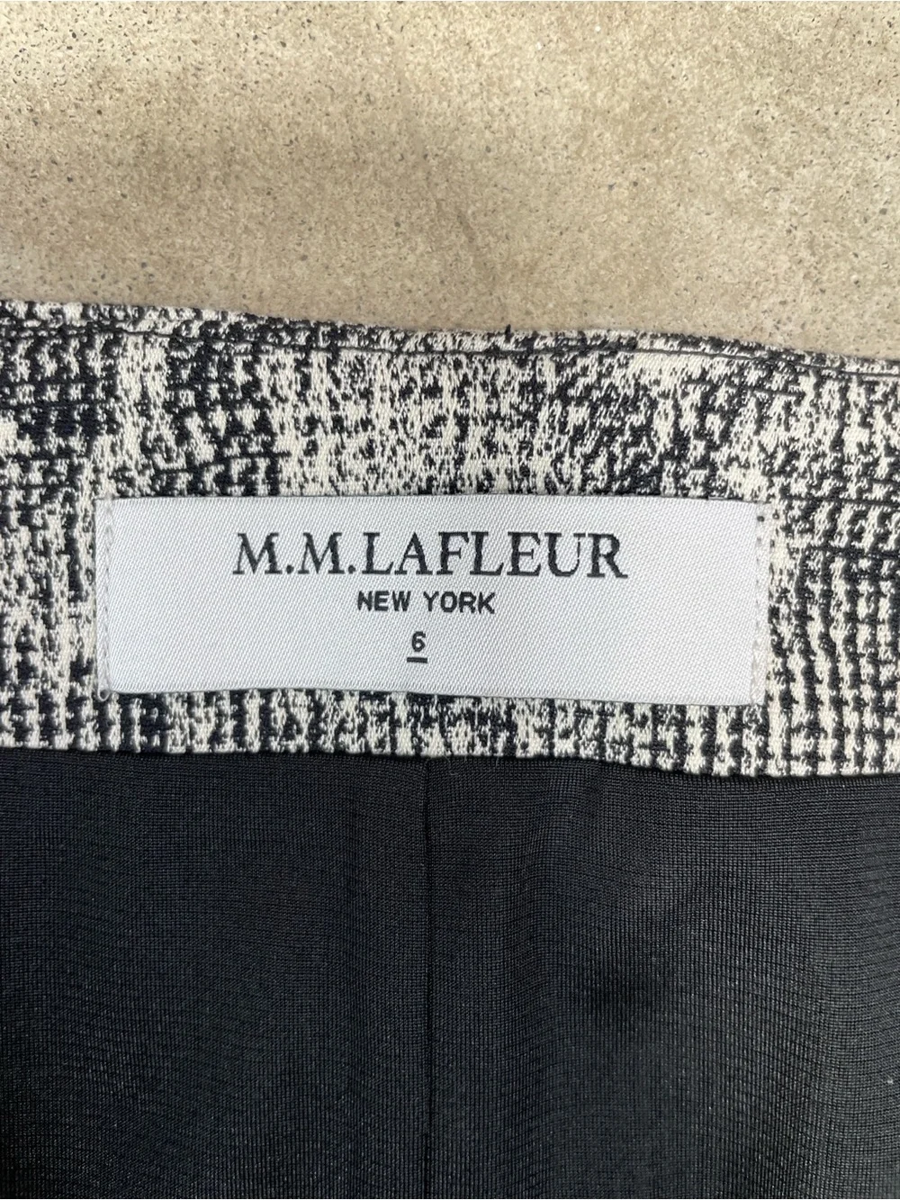 MM LaFleur Pencil Skirt White Black Print Stretchy Professional Size 6